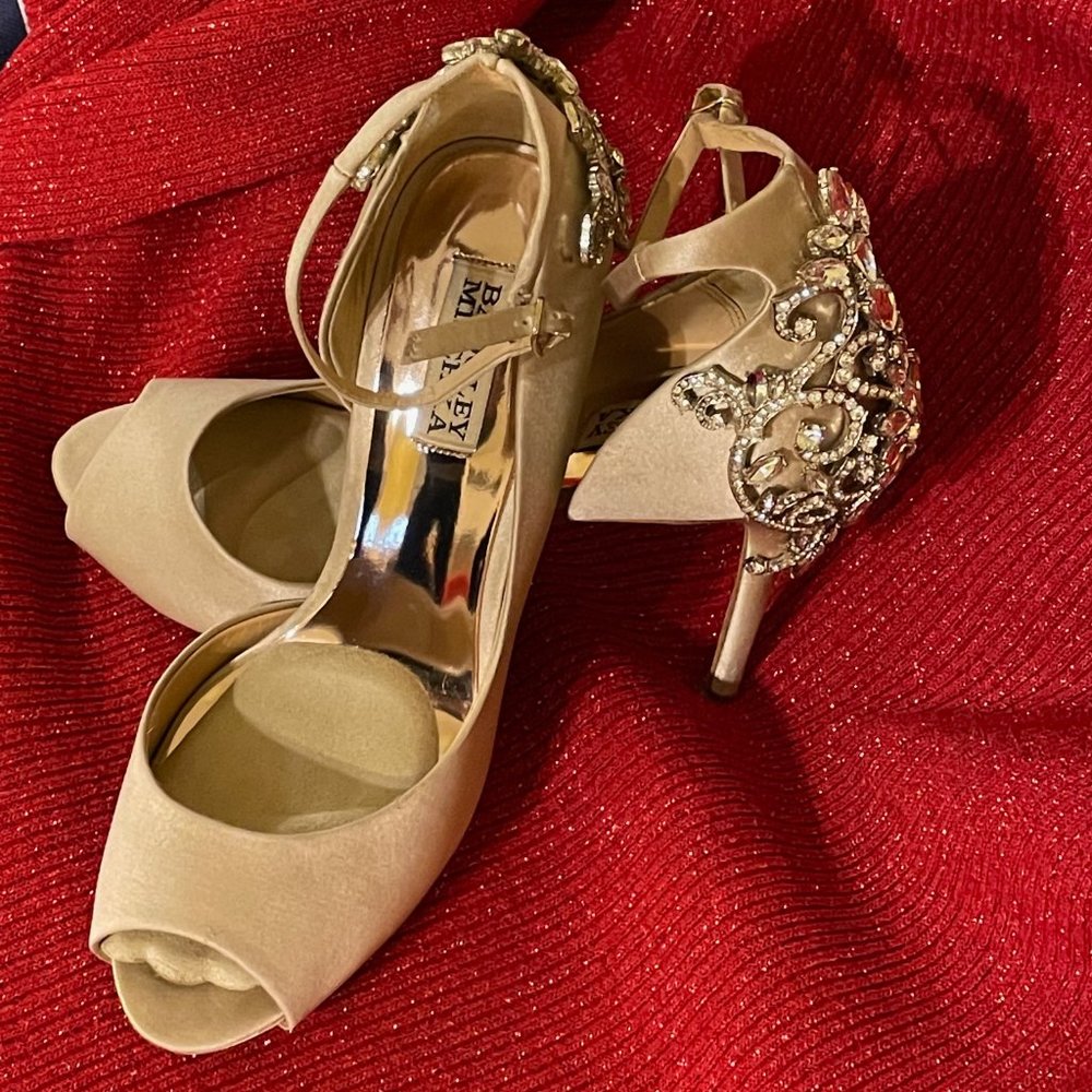 Badgley Mischka Bridal Wedding Crystal Heels Peep Toe Size 7.5